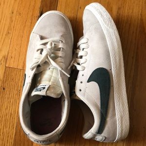 Nike Low Blazers